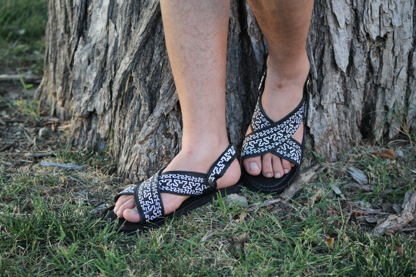 Mens Mexican Handmade Leather Cross Strap Sandals, Blackl