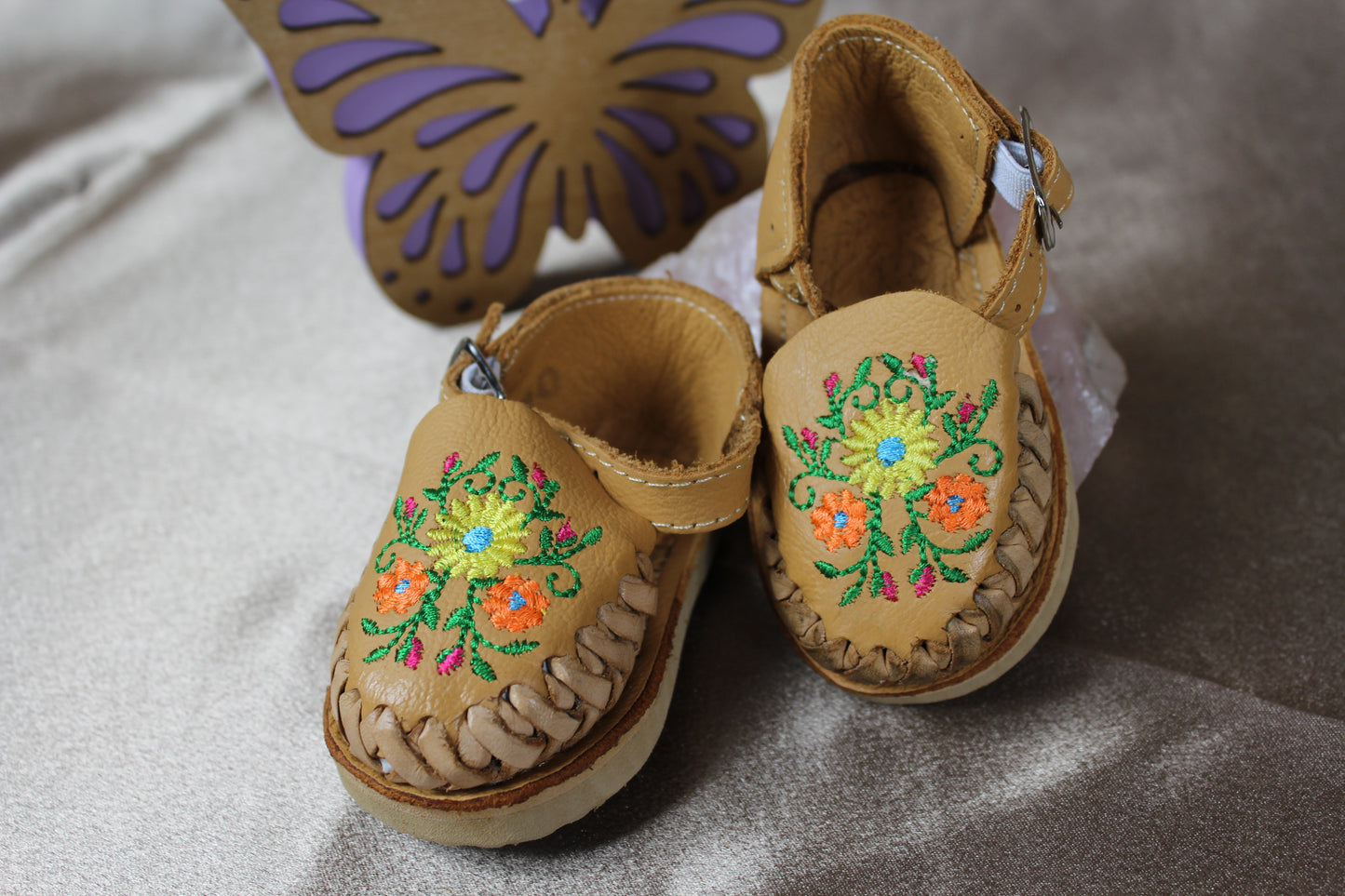 Kids & Baby flower embroidered huarache