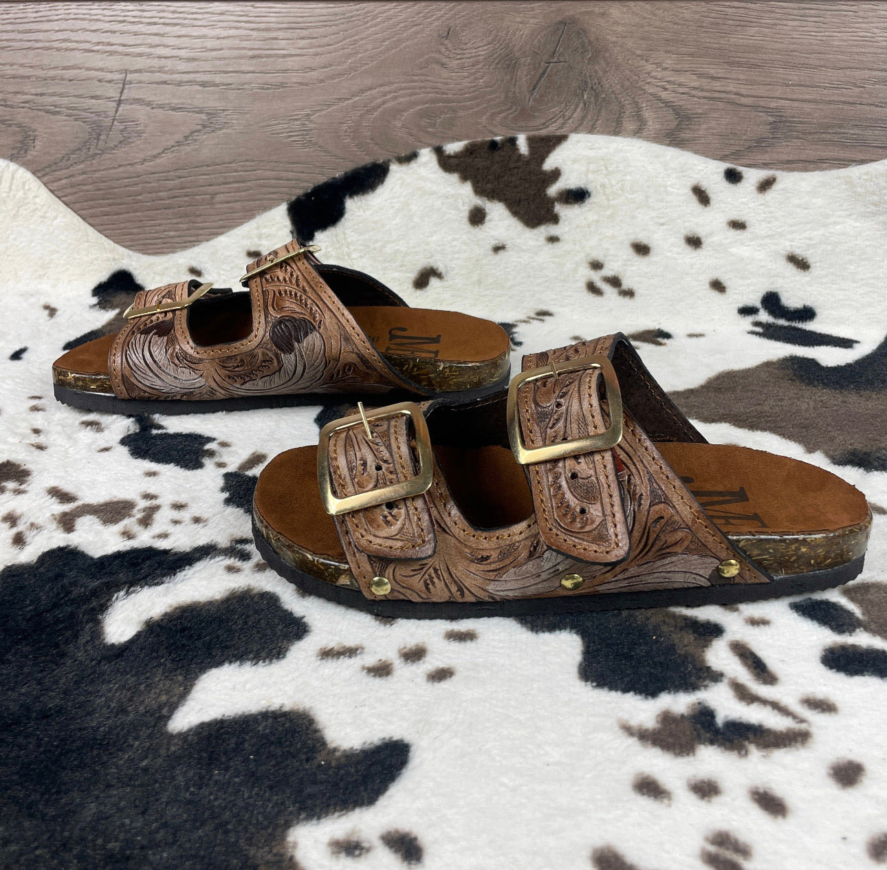 Beautiful handmade hand tooled leather double strap sandals - Size 7US models