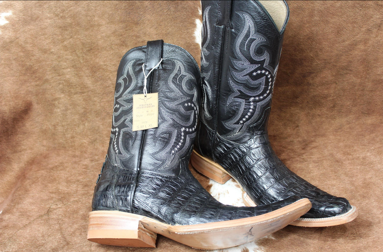 Genuine cowboy boots in alligator leather with cropped toe, black, size 9.5 EE.