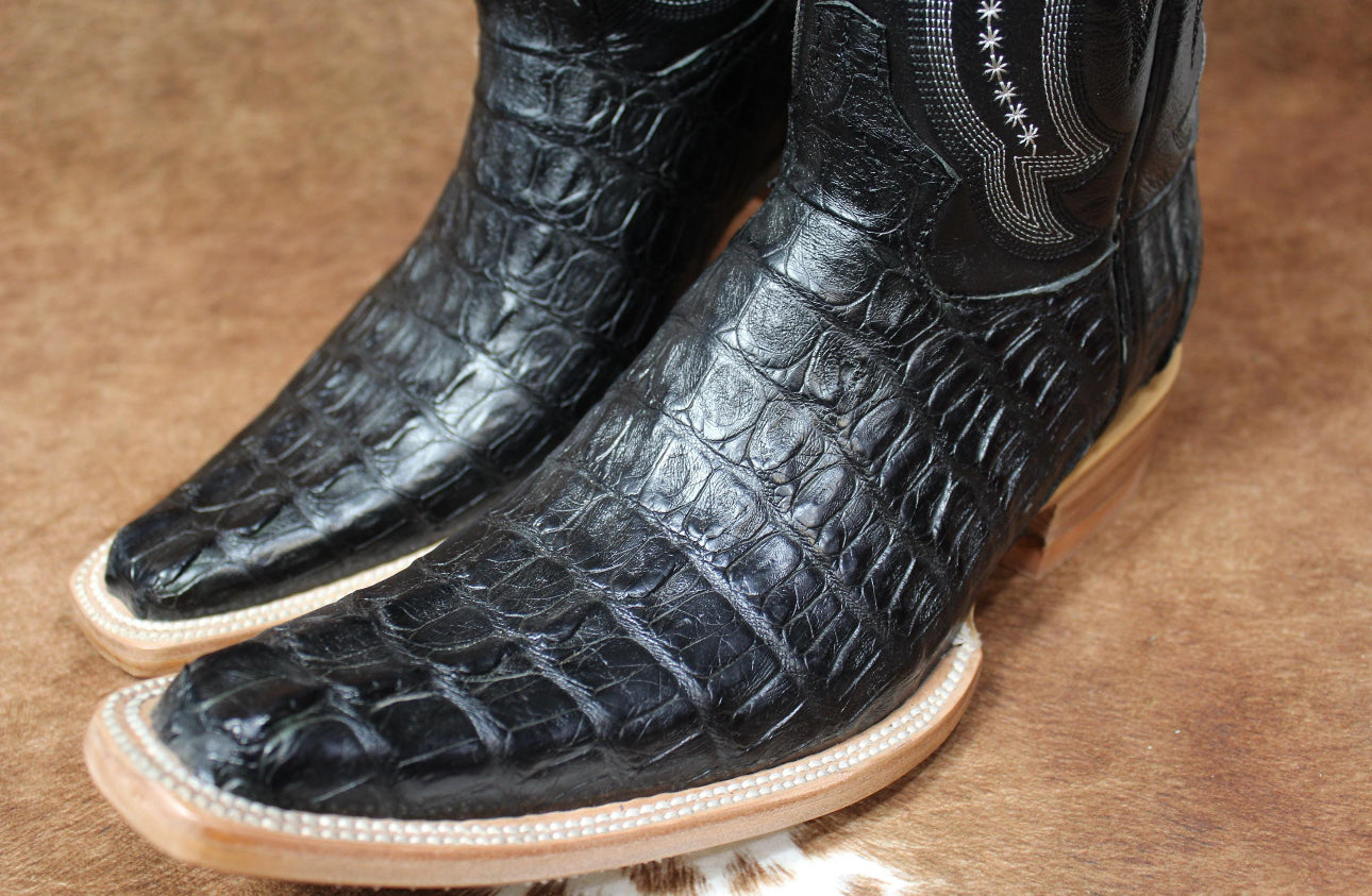 Genuine cowboy boots in alligator leather with cropped toe, black, size 9.5 EE.