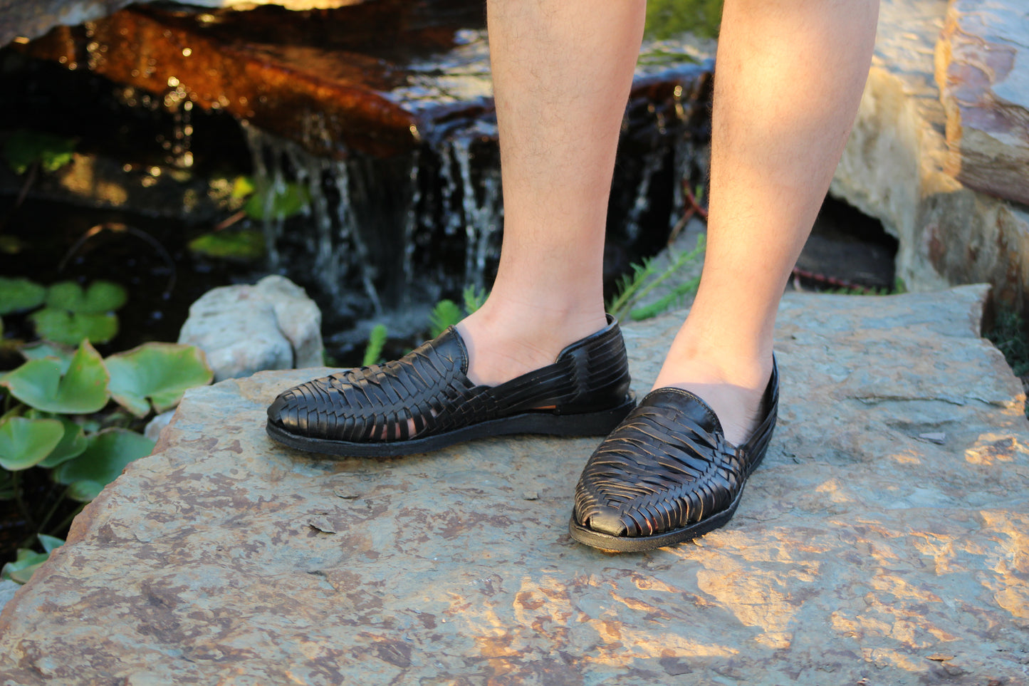 Huaraches para hombre de punta cerrada en color Black
