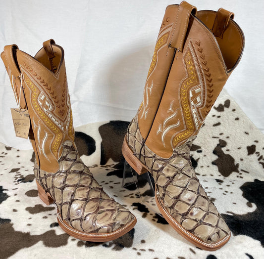 Men's authentic pirarucú cowboy boots, beige leather, size 9.5 (USA)