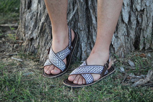 MENS EMBROIDERED HUARACHE Mexican sandals with cushioned sole