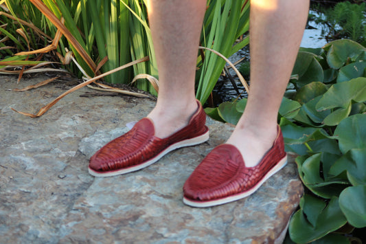Men's closed toe huaraches in Wine color