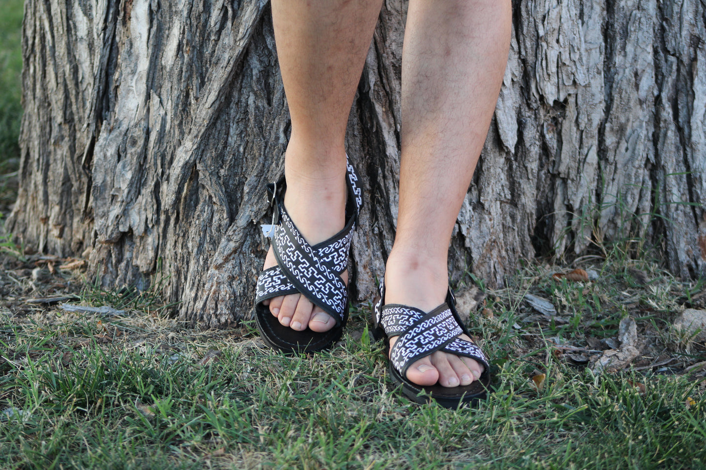 Mens Mexican Handmade Leather Cross Strap Sandals, Blackl