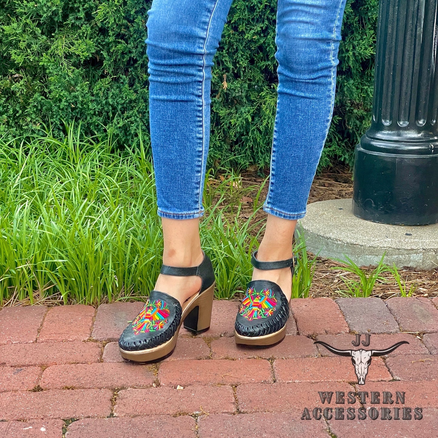 Huaraches Mexicanos Tacon Bordado Embroidered Heel Sandals