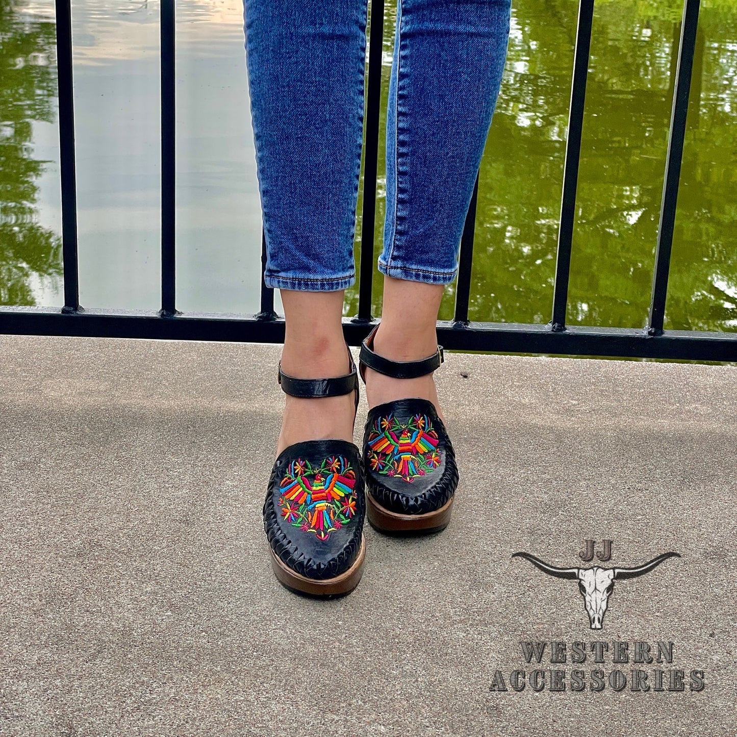 Huaraches Mexicanos Tacon Bordado Embroidered Heel Sandals