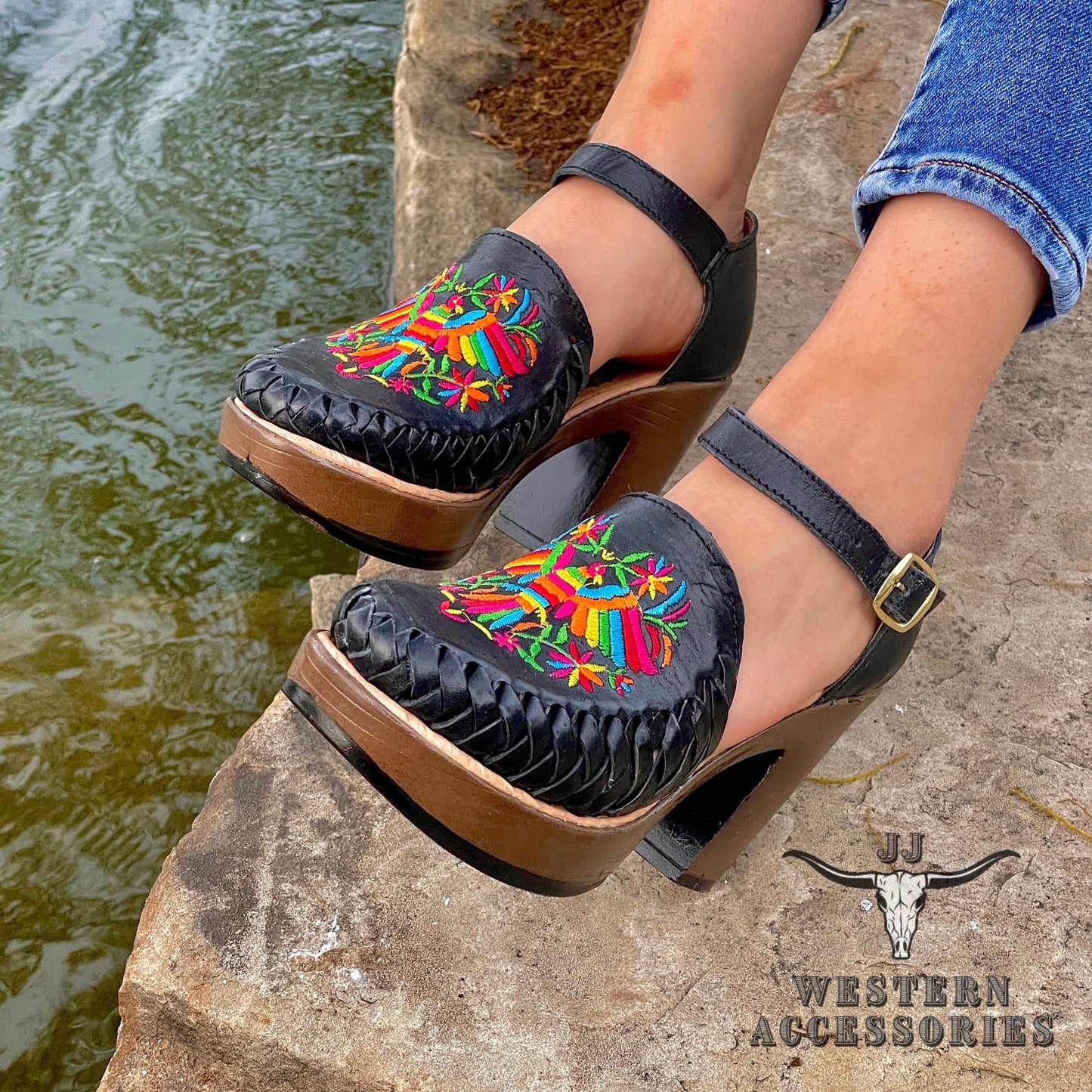 Huaraches Mexicanos Tacon Bordado Embroidered Heel Sandals