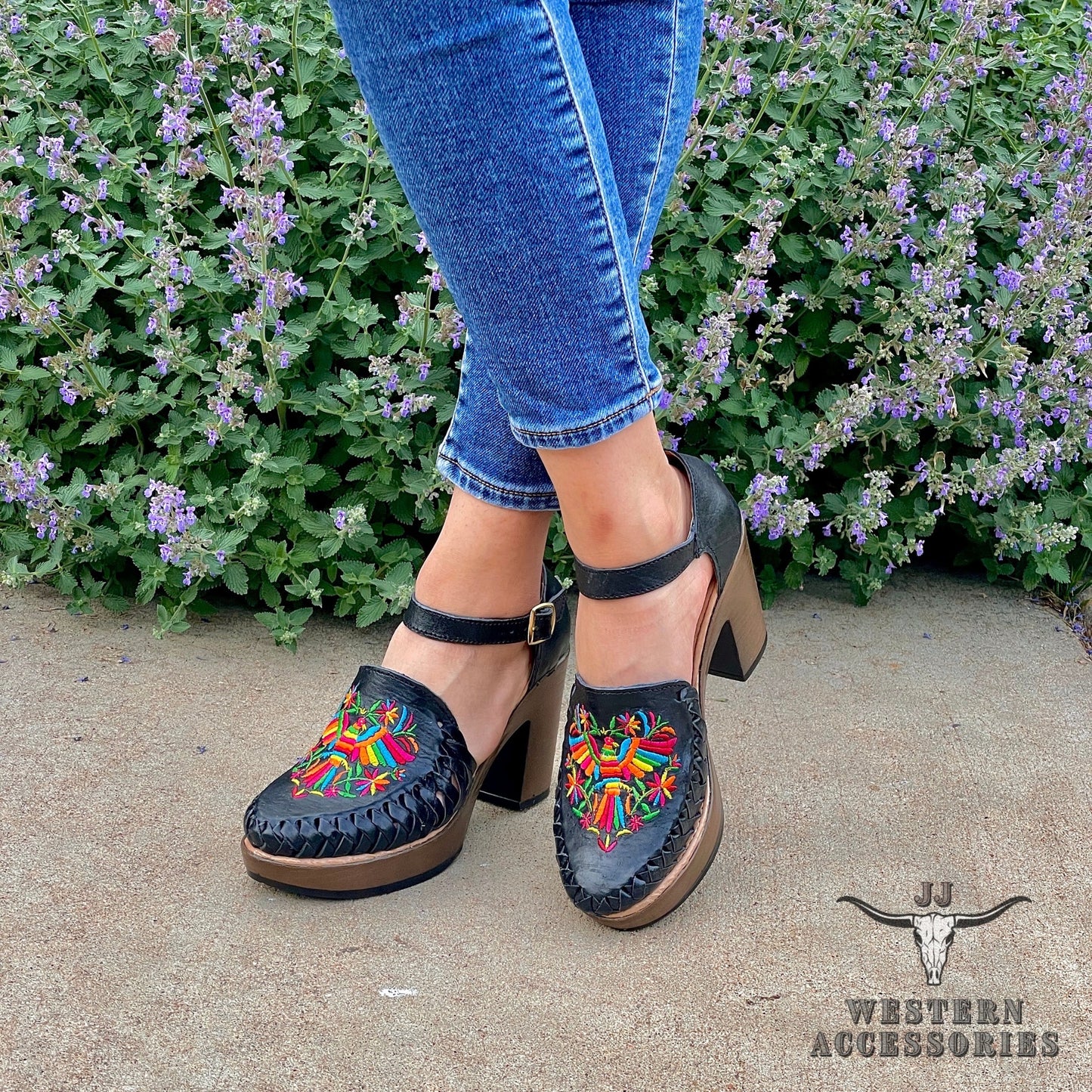 Huaraches Mexicanos Tacon Bordado Embroidered Heel Sandals