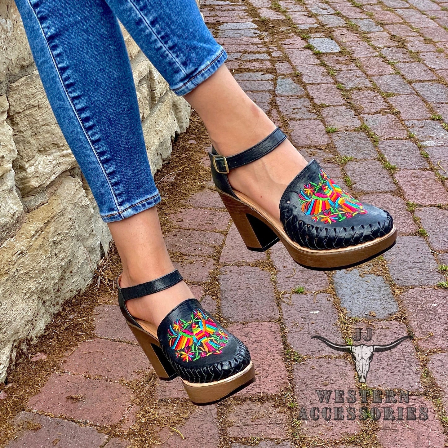 Huaraches Mexicanos Tacon Bordado Embroidered Heel Sandals