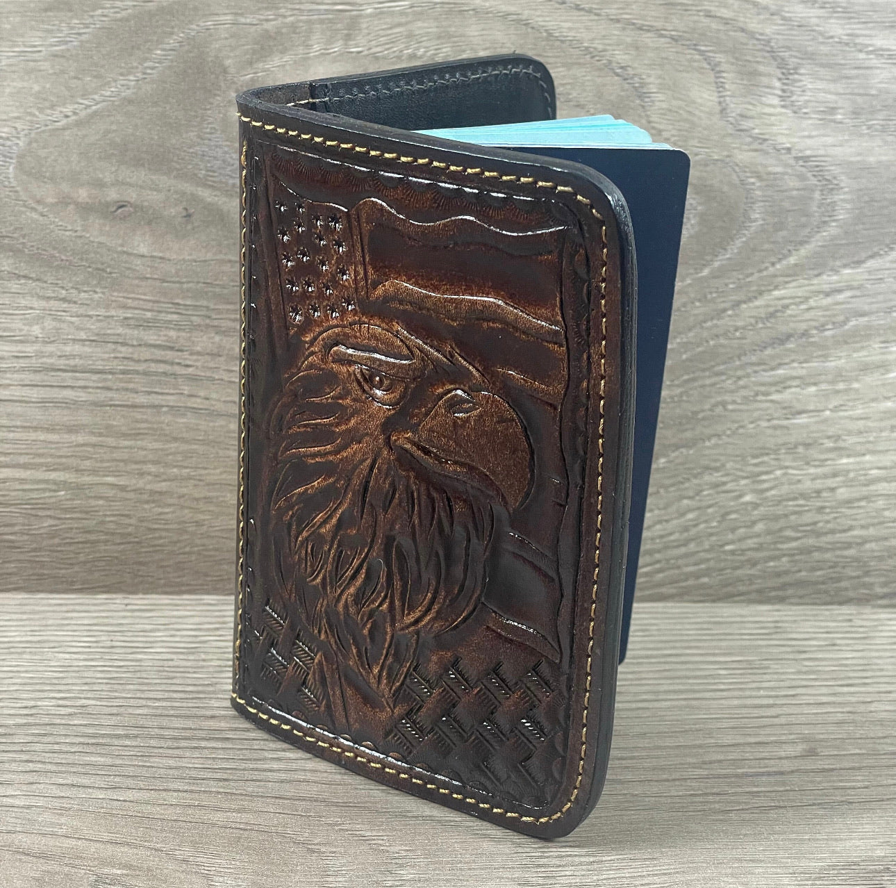 Handmade Hand Tooled Leather Passport Cover / Holder Book / Freedom Eagle, Portada de Pasaporte Aguila